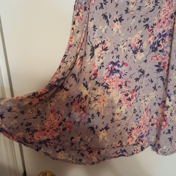 Floral blouse/tank - Picture 2 of 2